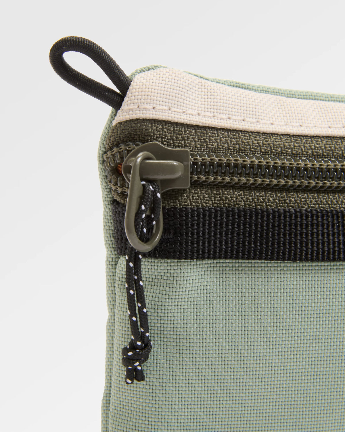 Biscuit Modular Clip On - Pistachio/Misty Grey
- Flatlay