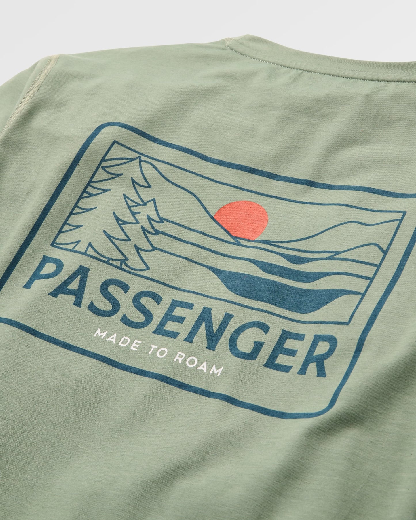 Roamscreen UPF50 LS T-Shirt - Pistachio - Flatlay