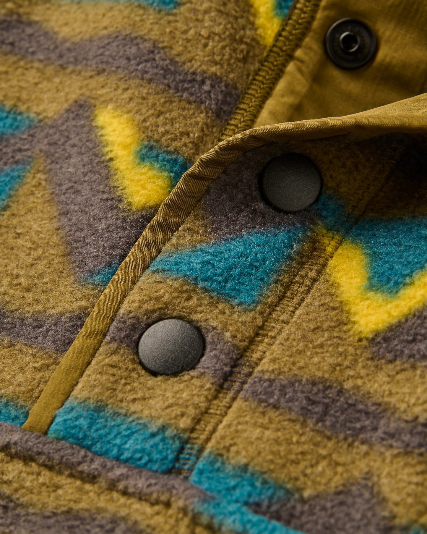 Take It Easy Polar Fleece - Views Dark Olive - Flatlay