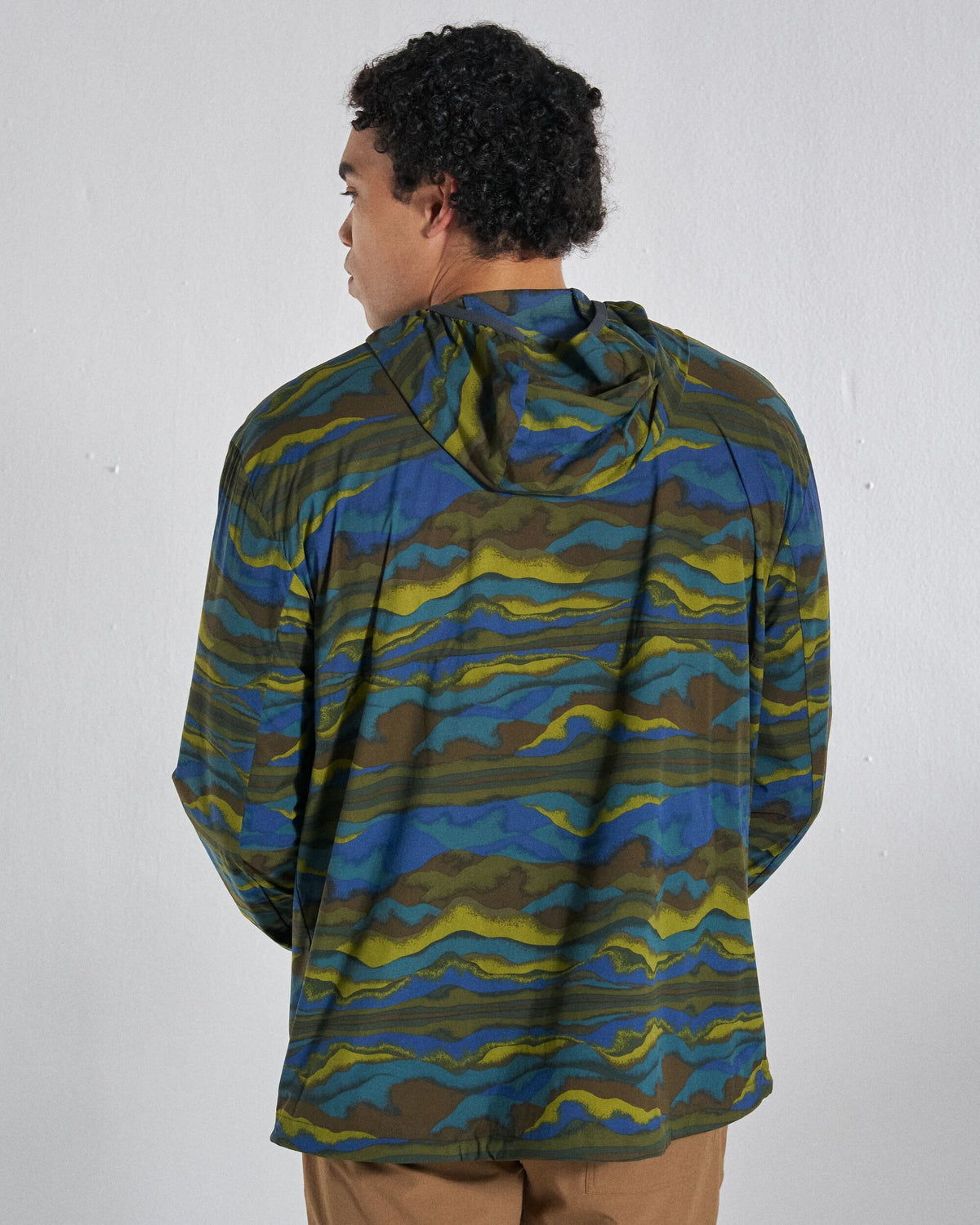 Gusto Windshell Anorak - Reflection Khaki - Studio Model