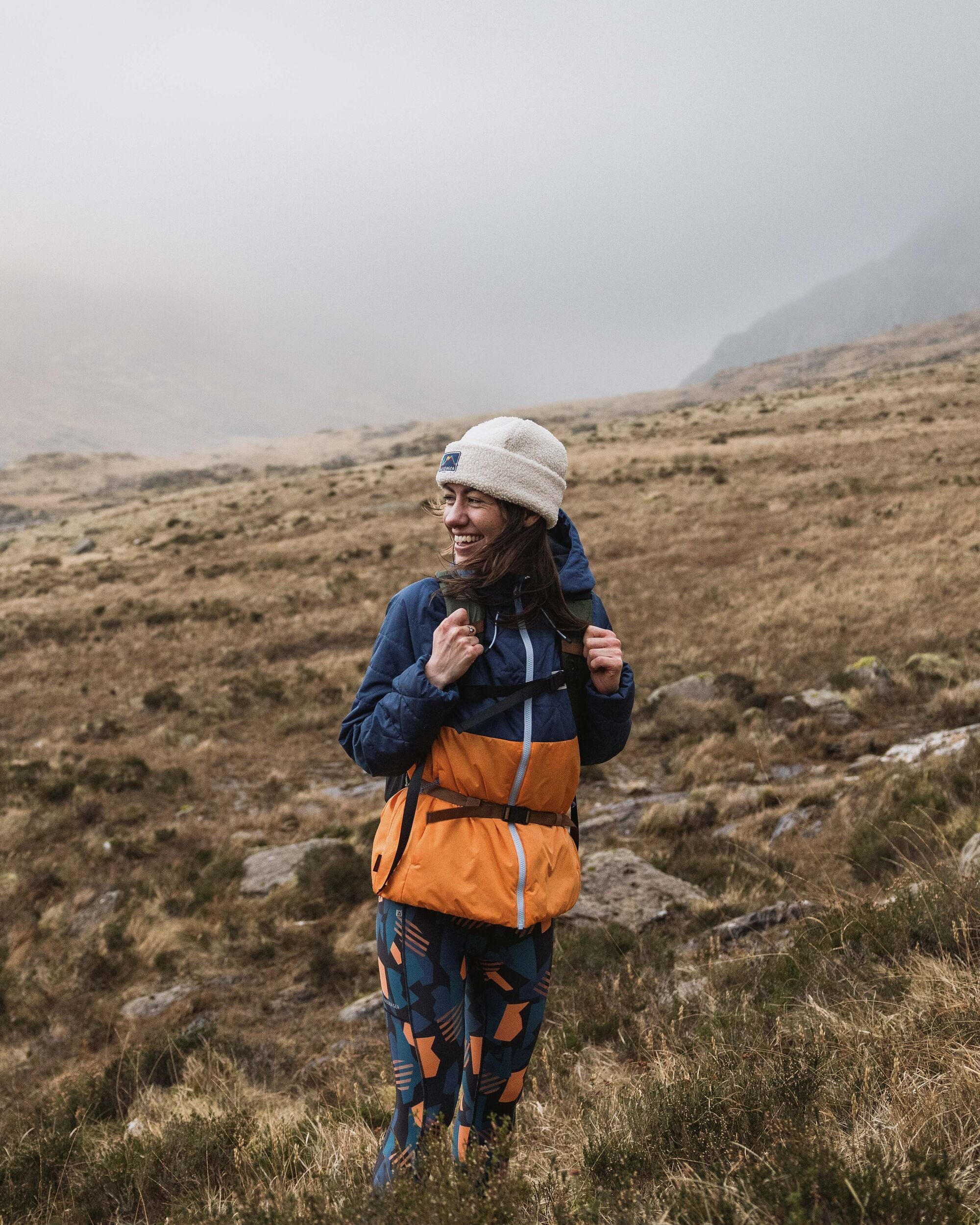 Singletrack Recycled Thermore® Insulated Jacket - Dark Denim/ Apricot - Lifestyle