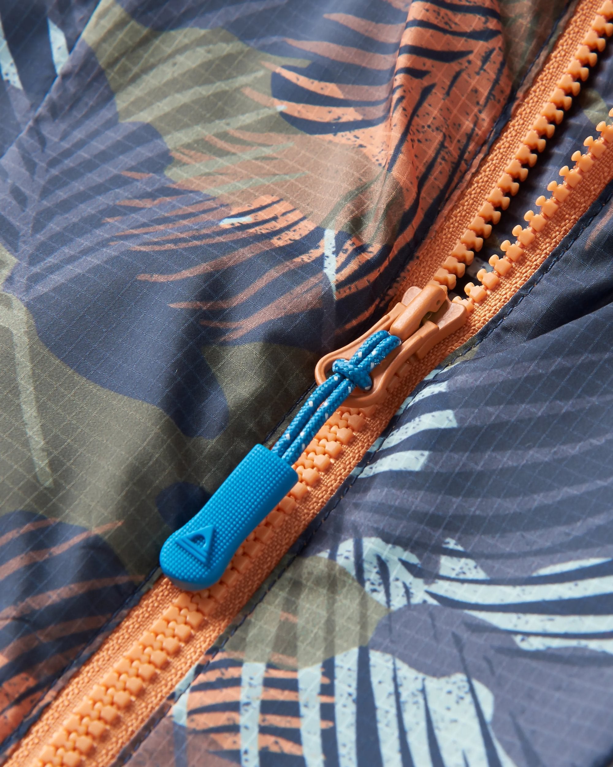 Gusto Recycled Windshell Anorak - Palm Camo Apricot - Flatlay