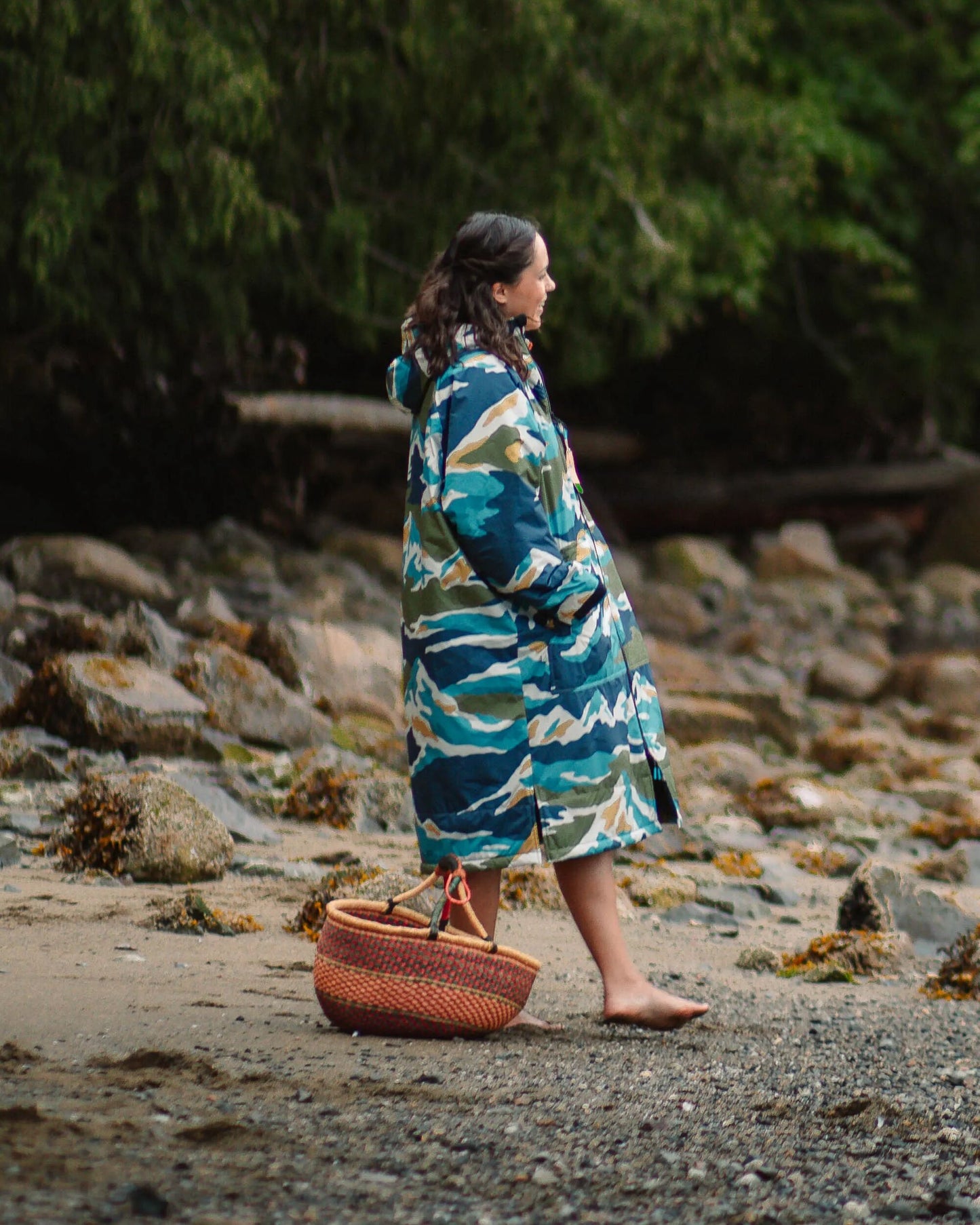 Womens_Waves Recycled Sherpa Lined Changing Robe - Mount Scenic Khaki - Lifestyle