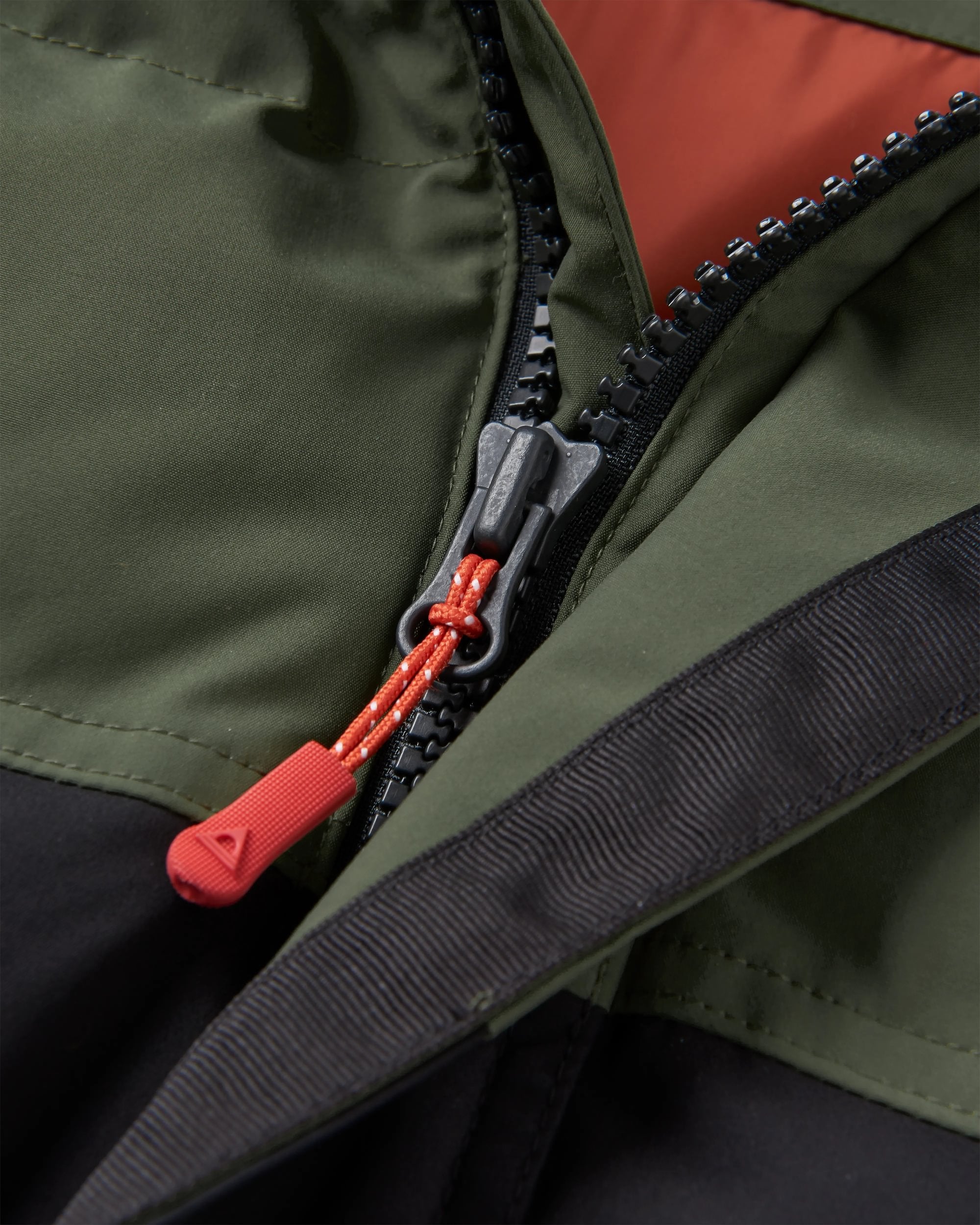 Baltic Recycled Insulated Vest - Black/Khaki - Flatlay