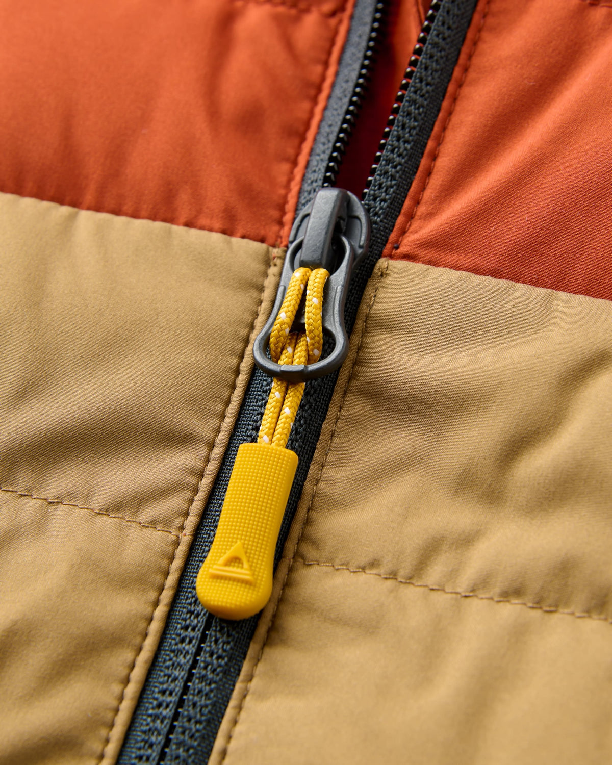Ashland Down Vest - Dark Rust/Caramel - Flatlay