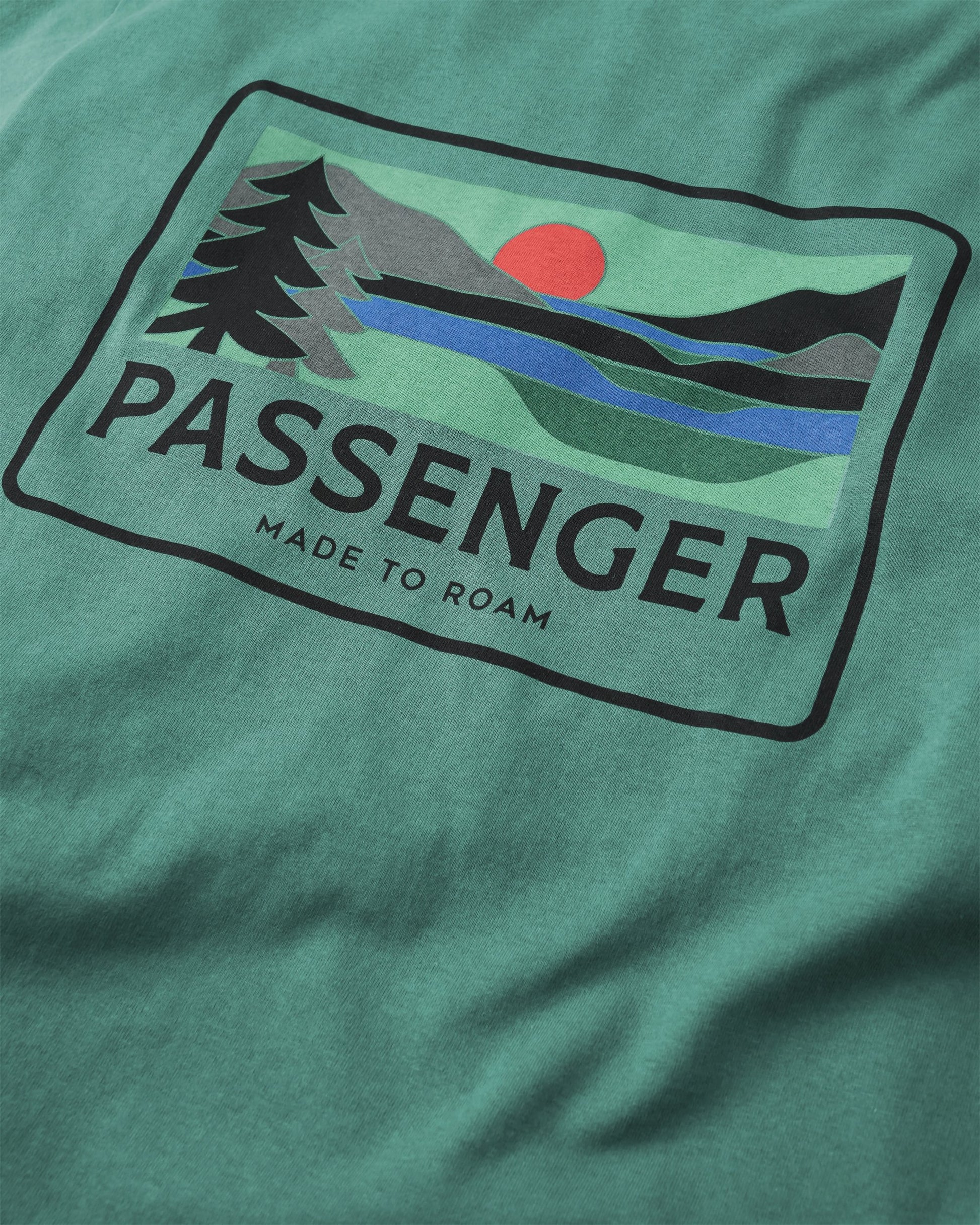 Roamer Men's Recycled Cotton T-Shirt - Deep Ocean - Flatlay