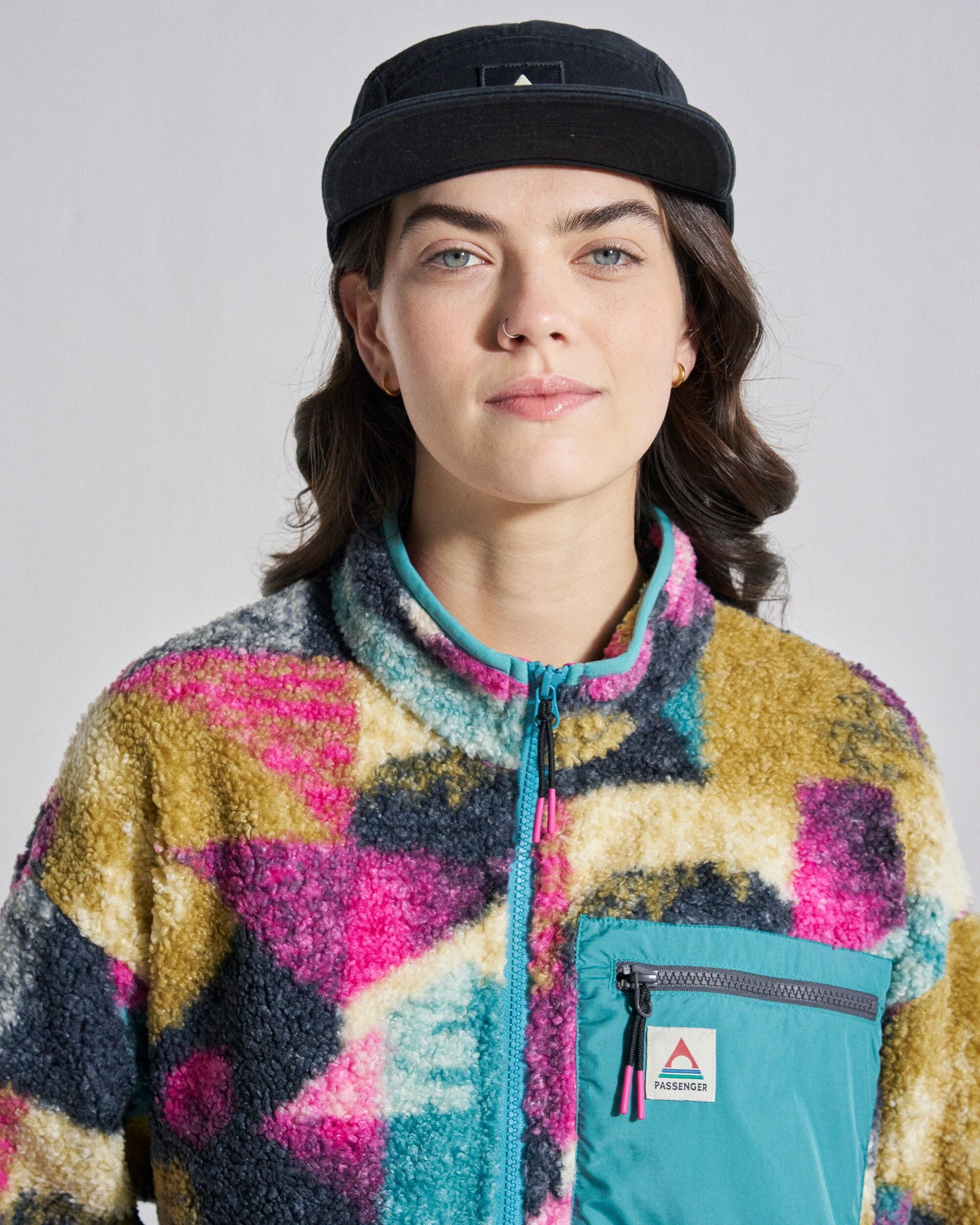 Ravi Sherpa Fleece - Mosaic Mountain Charcoal - Studio Model