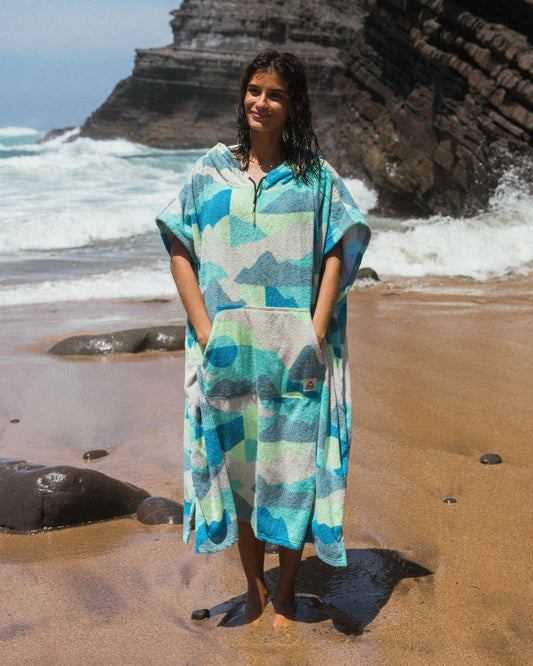 Womens_Shoreline Cotton Towel Poncho - Vista Patchwork Arctic - Lifestyle