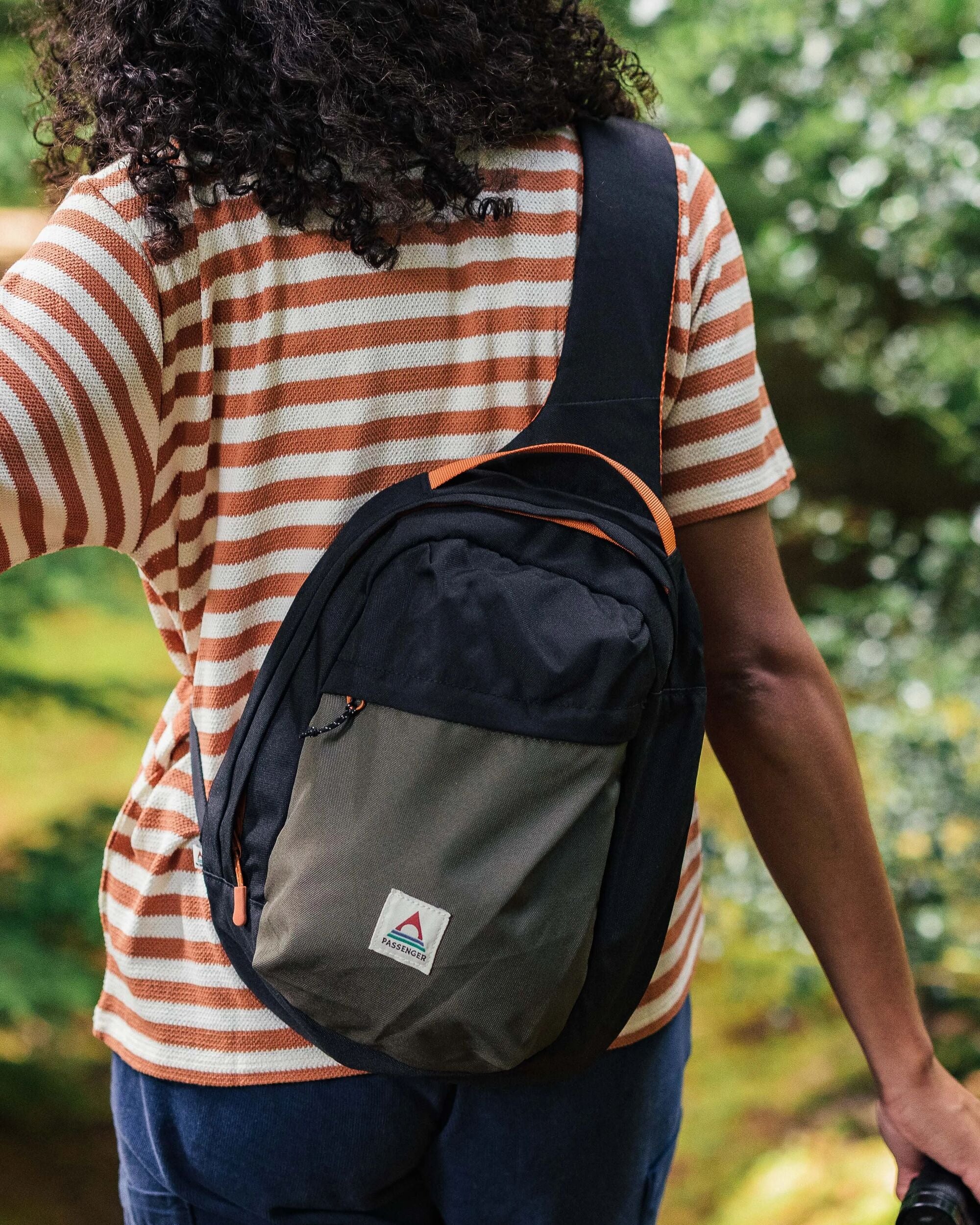 Boondocker Recycled Sling 8L - True Black/ Khaki - Lifestyle - Female