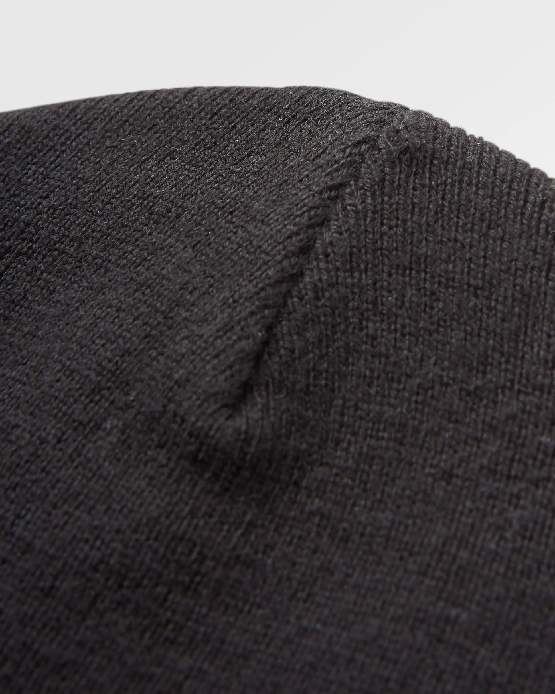 Core Recycled Low-Top Beanie - Black