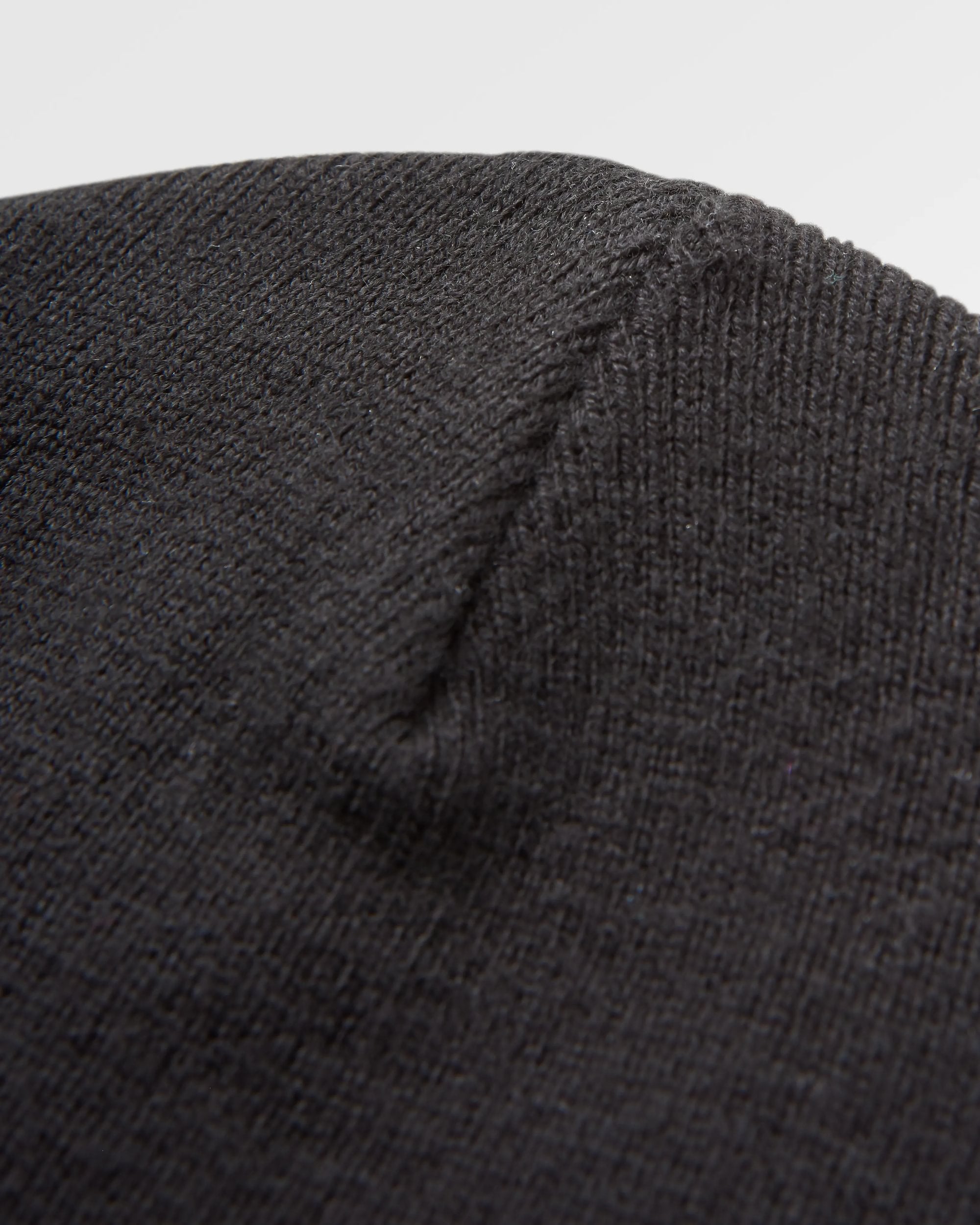 Core Recycled Low-Top Beanie - Black - Flatlay