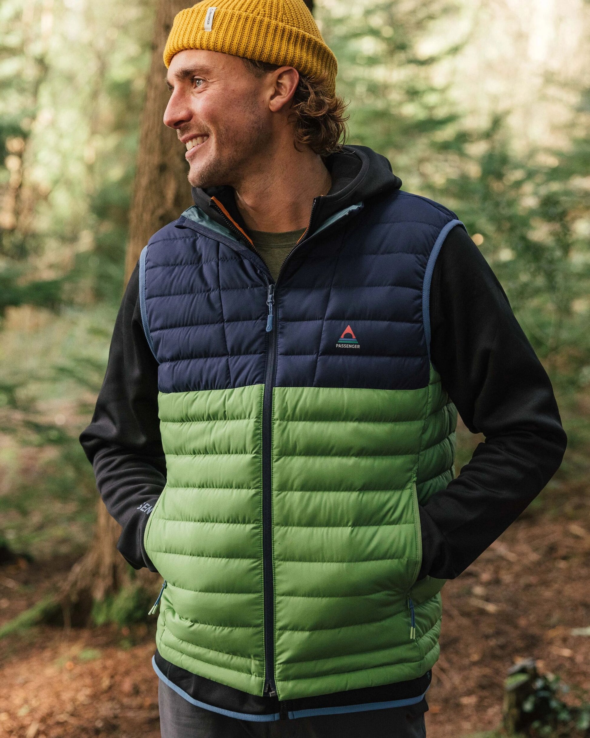 Ashland Down Recycled Vest - Rich Navy/Pear Green