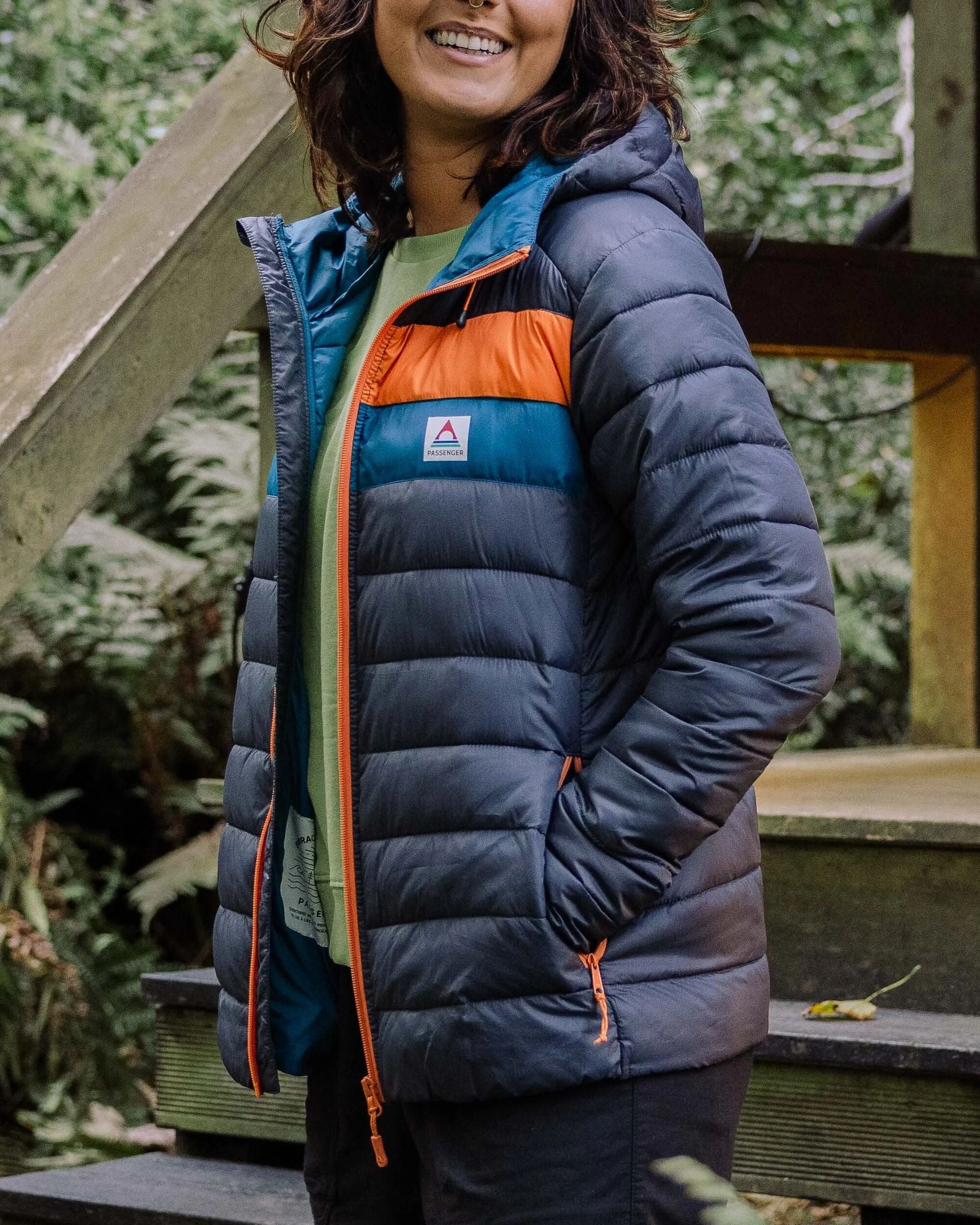 Pow 2.0 Insulated Jacket - Charcoal - Lifestyle