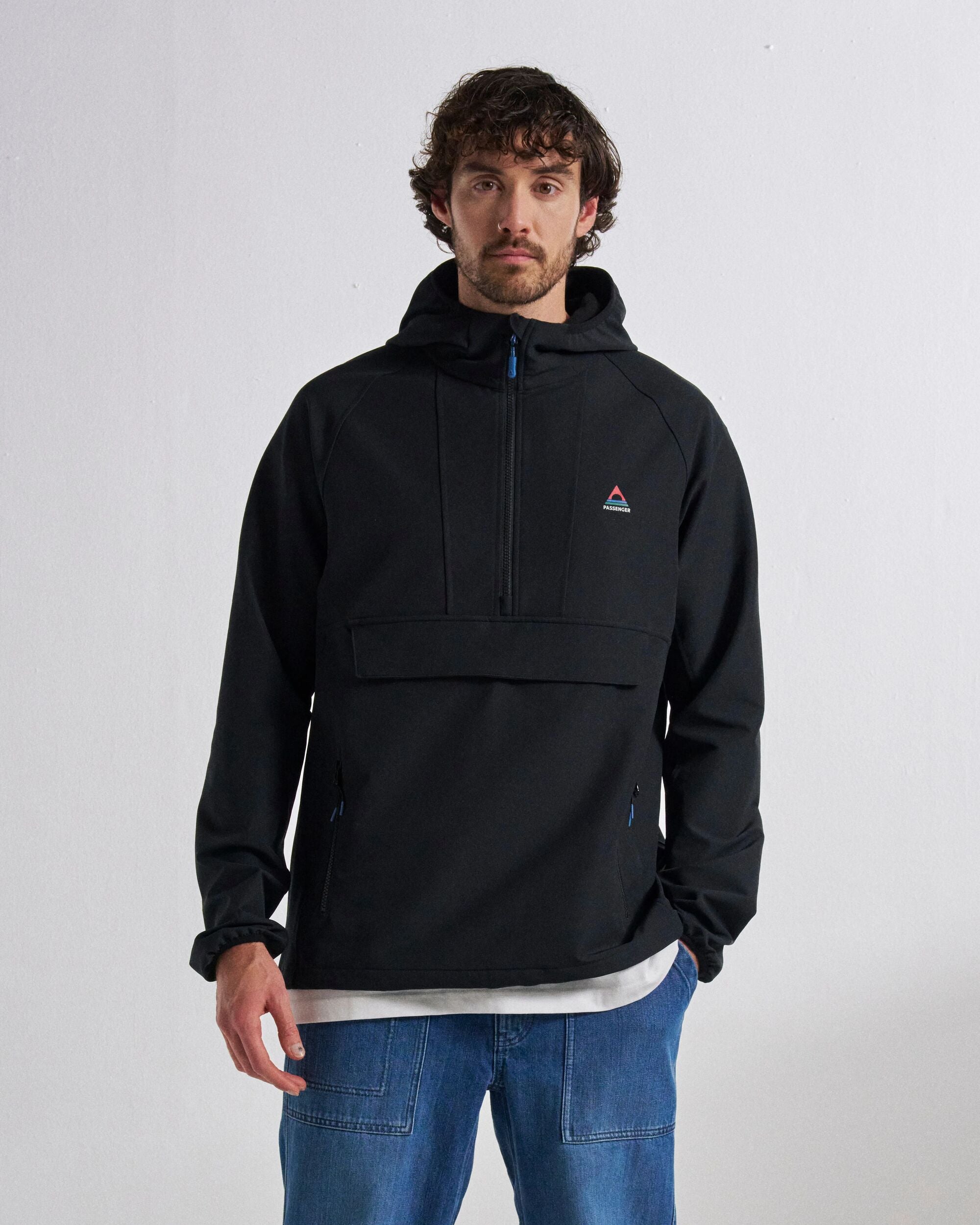 Roamer Recycled Softshell Anorak - Black - Studio Model