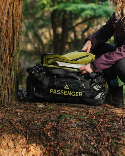 Womens_Roamer Recycled 60L Duffel Bag - Black