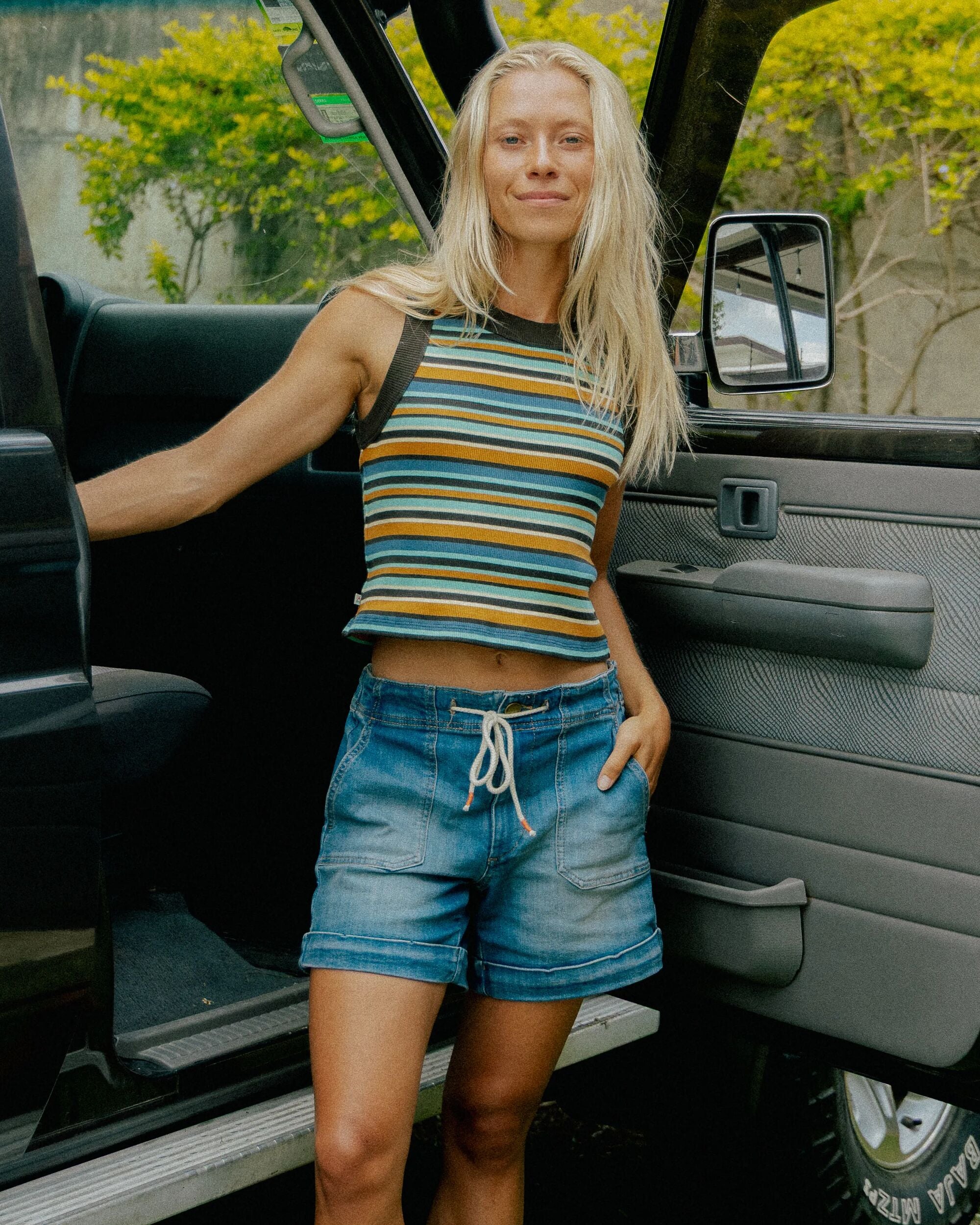 Carriso Denim Short - Light Wash Denim - Lifestyle