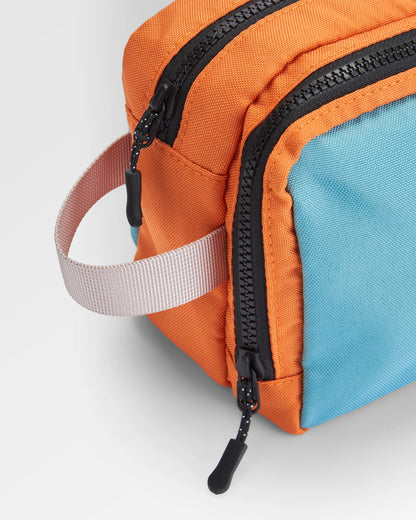 Travel Recycled Wash Kit - Arctic/Retro Orange - Flatlay