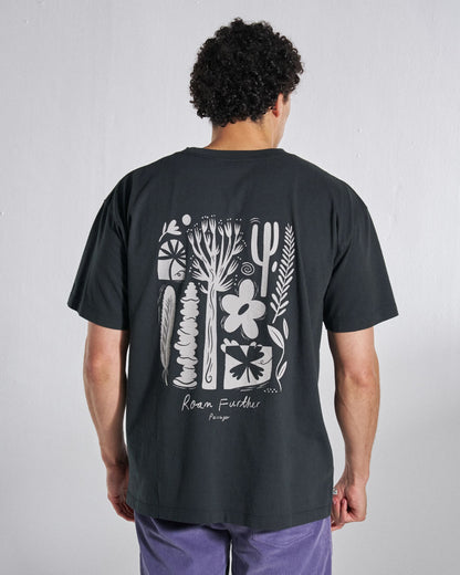 Men's Roam Further T-Shirt - Black - Studio Model