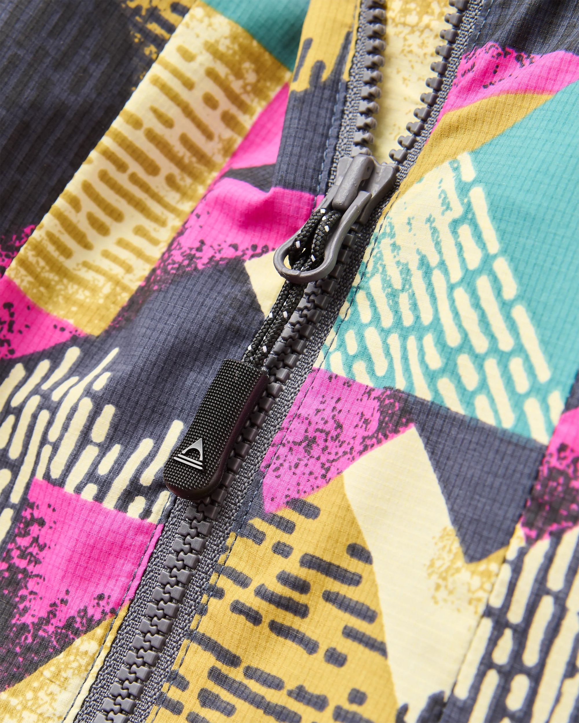 Viento 2.0 Windshell Anorak - Mosaic Mountain Charcoal - Flatlay