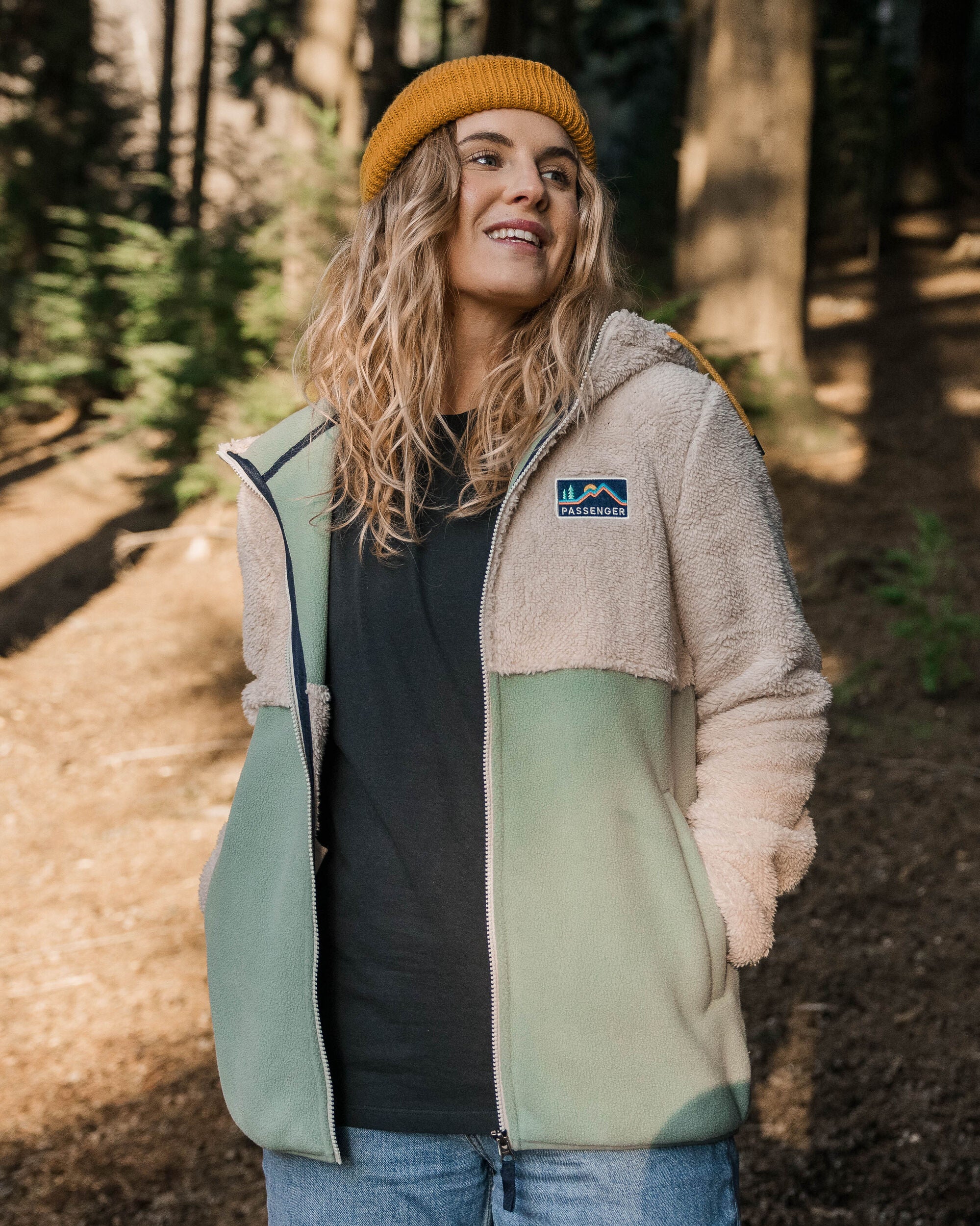 Nestling Sherpa Hooded Fleece - Vintage White - Lifestyle