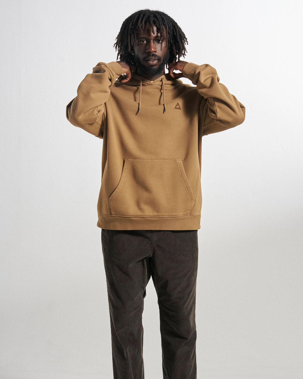 Vita Relaxed Fit Hoodie - Caramel - Studio Model