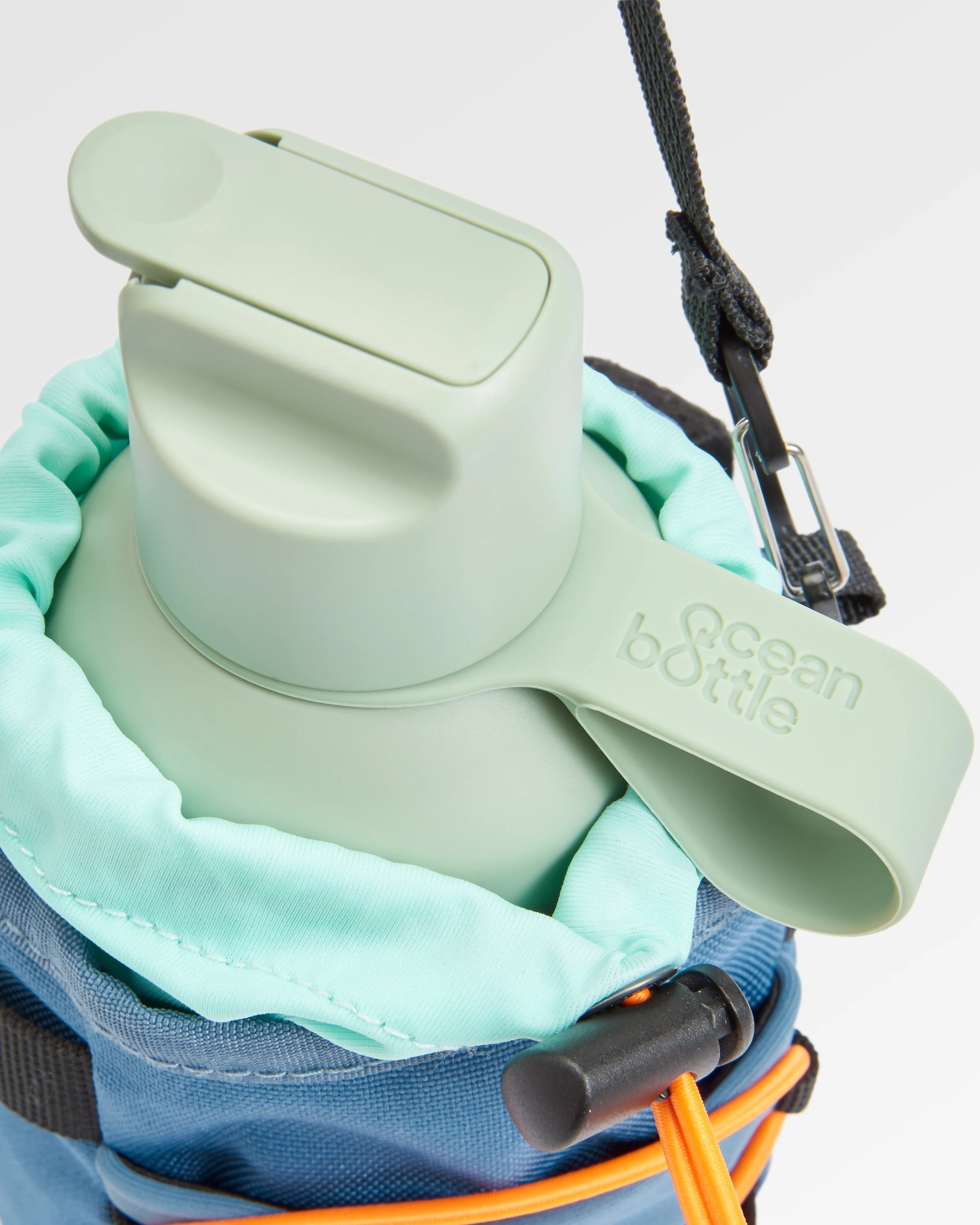 Refresh Hybrid Bottle Bag - Rich Navy/Surf Spray/Moonlight Blue - Flatlay