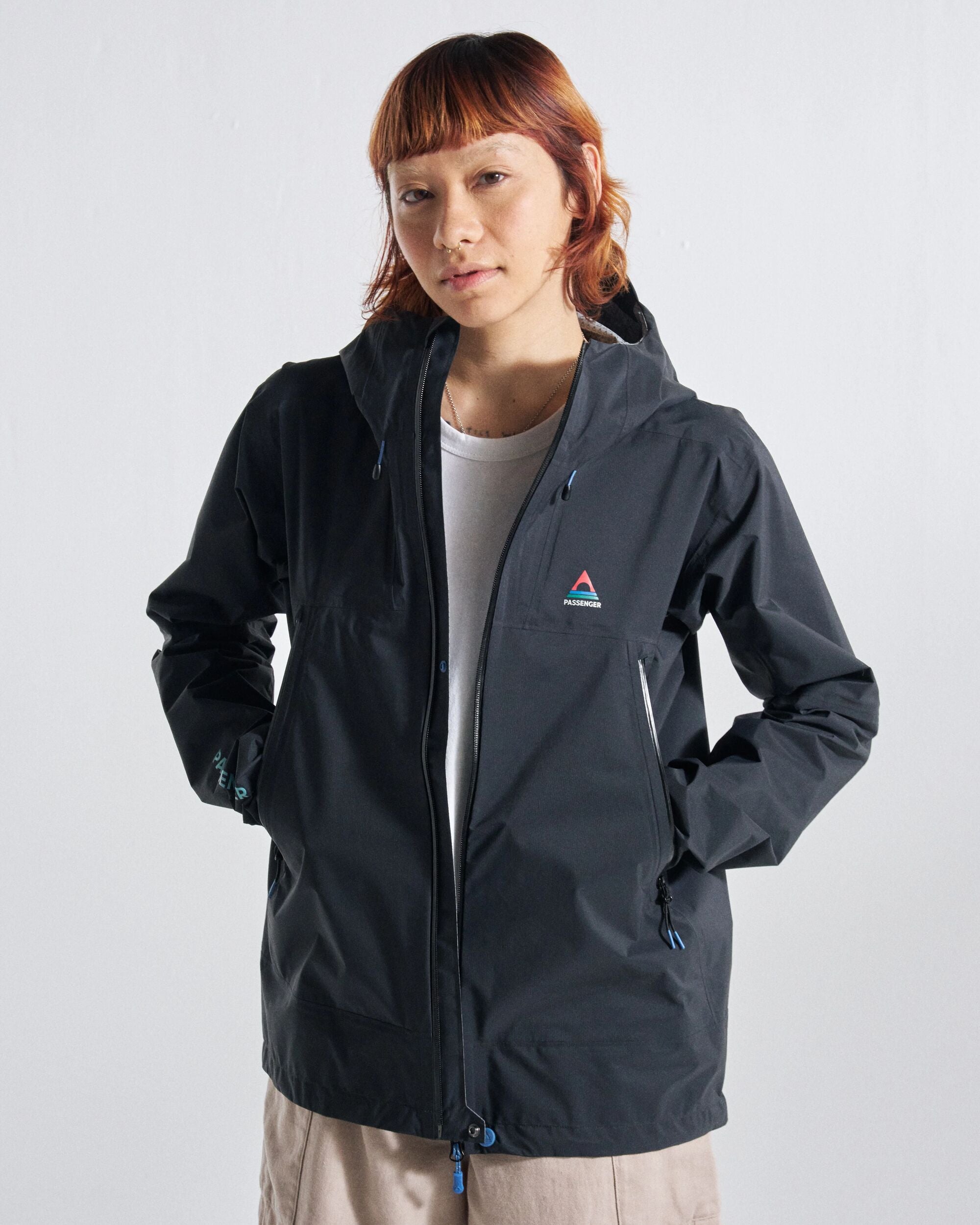 Trailscape Light Women's Waterproof Jacket - Black - Studio Model