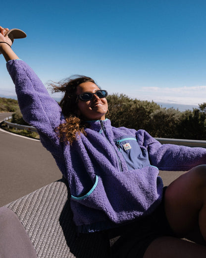 Ravi Sherpa Fleece - Retro Purple - Lifestyle