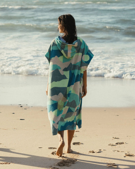 Womens_Shoreline Cotton Towel Poncho - Vista Patchwork Arctic - Lifestyle
