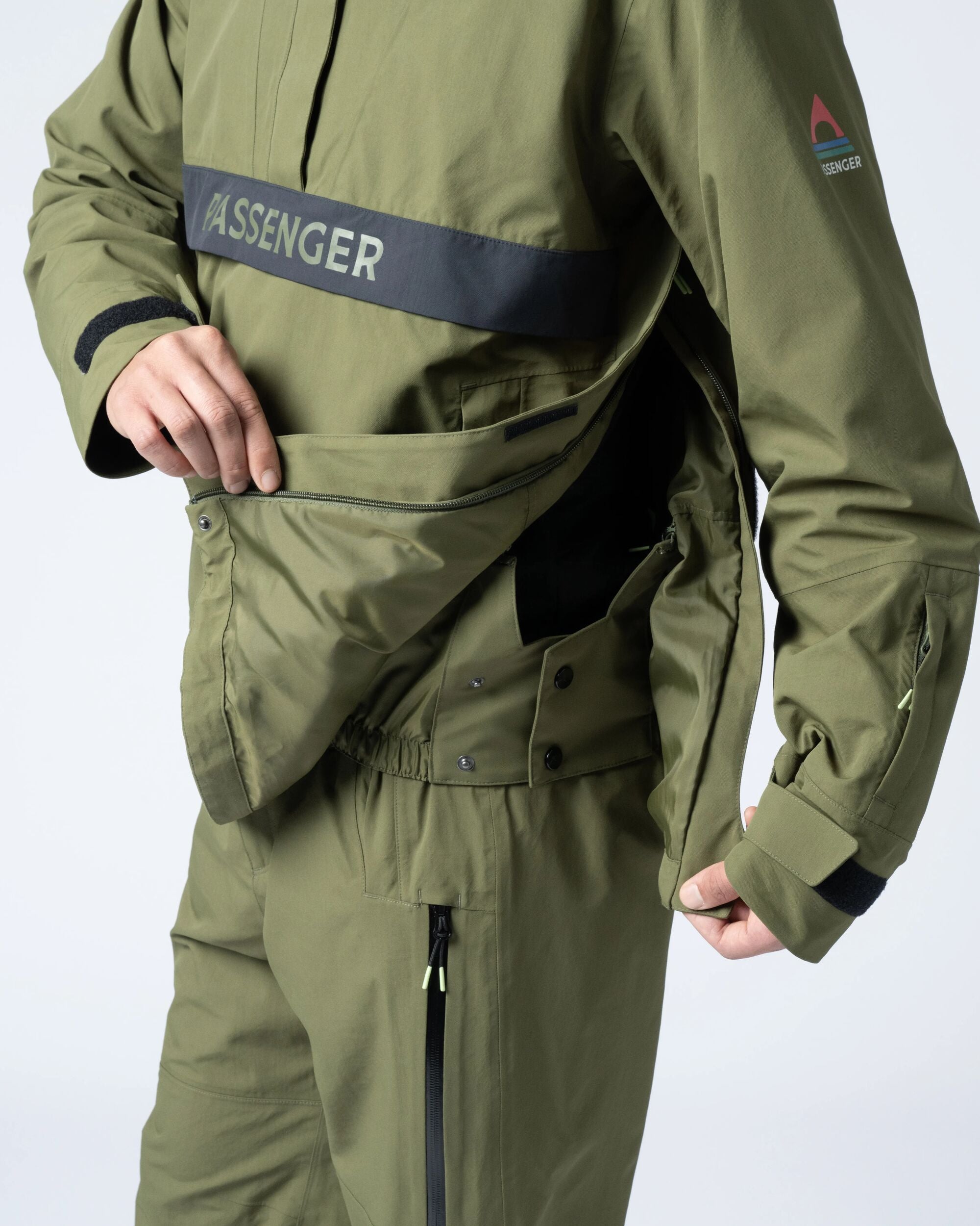 Snowscape Men's Recycled Anorak - Khaki - Flatlay