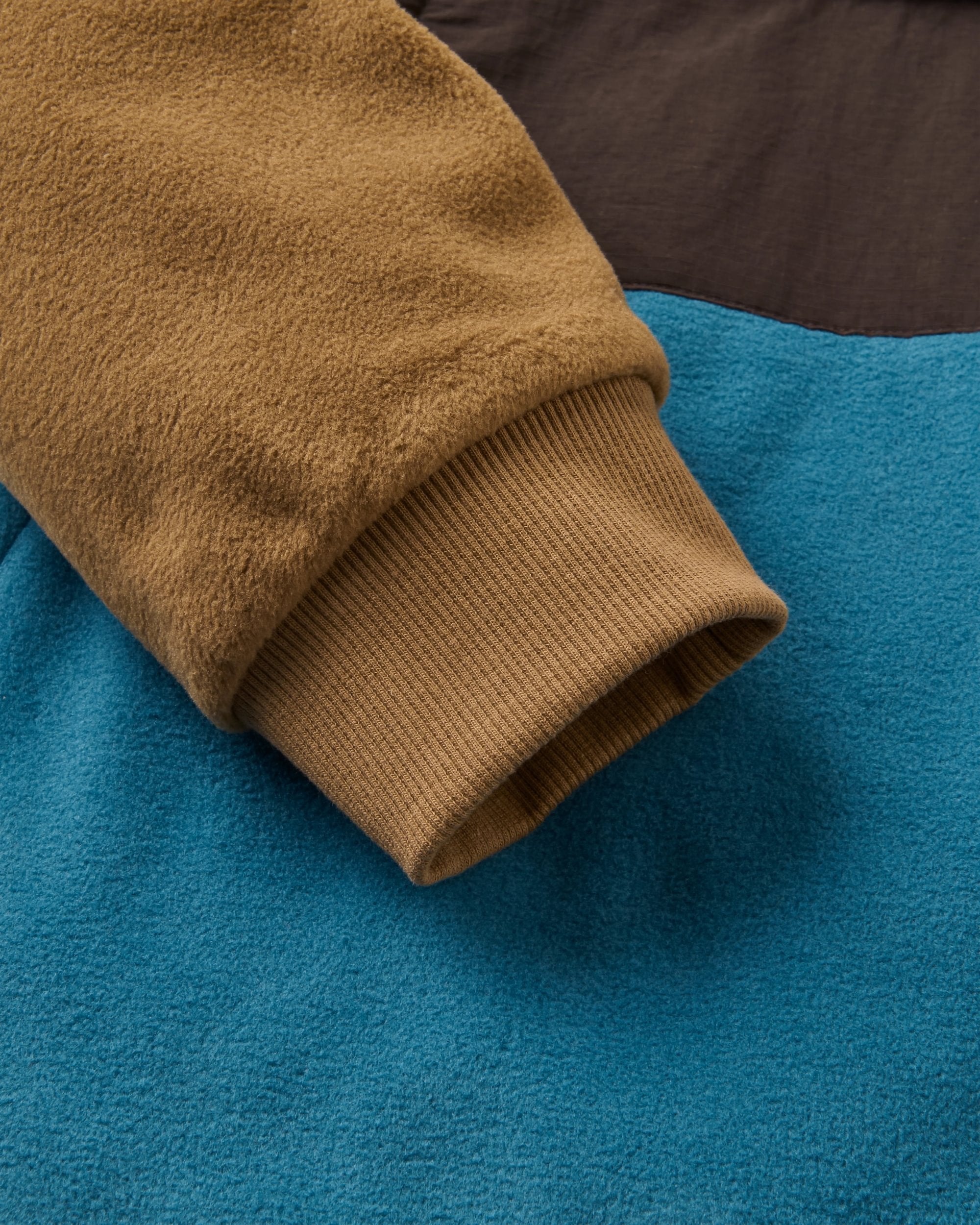 Woodland Hooded 1/2 Zip Polartec® Fleece - Caramel/Blue Steel - Flatlay