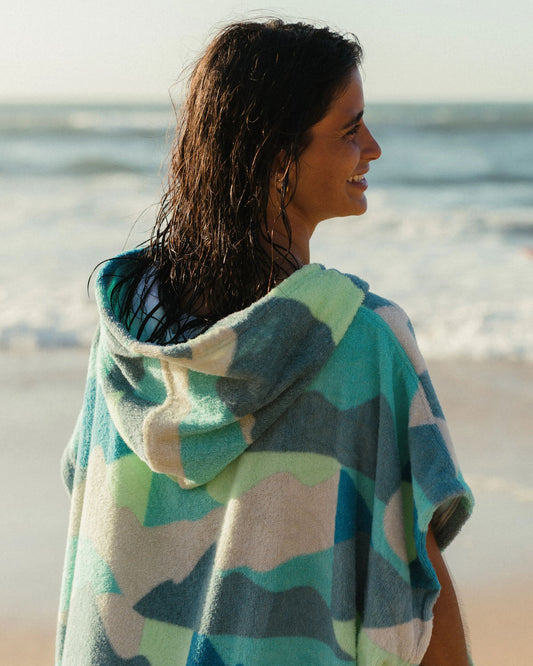 Womens_Shoreline Cotton Towel Poncho - Vista Patchwork Arctic - Lifestyle