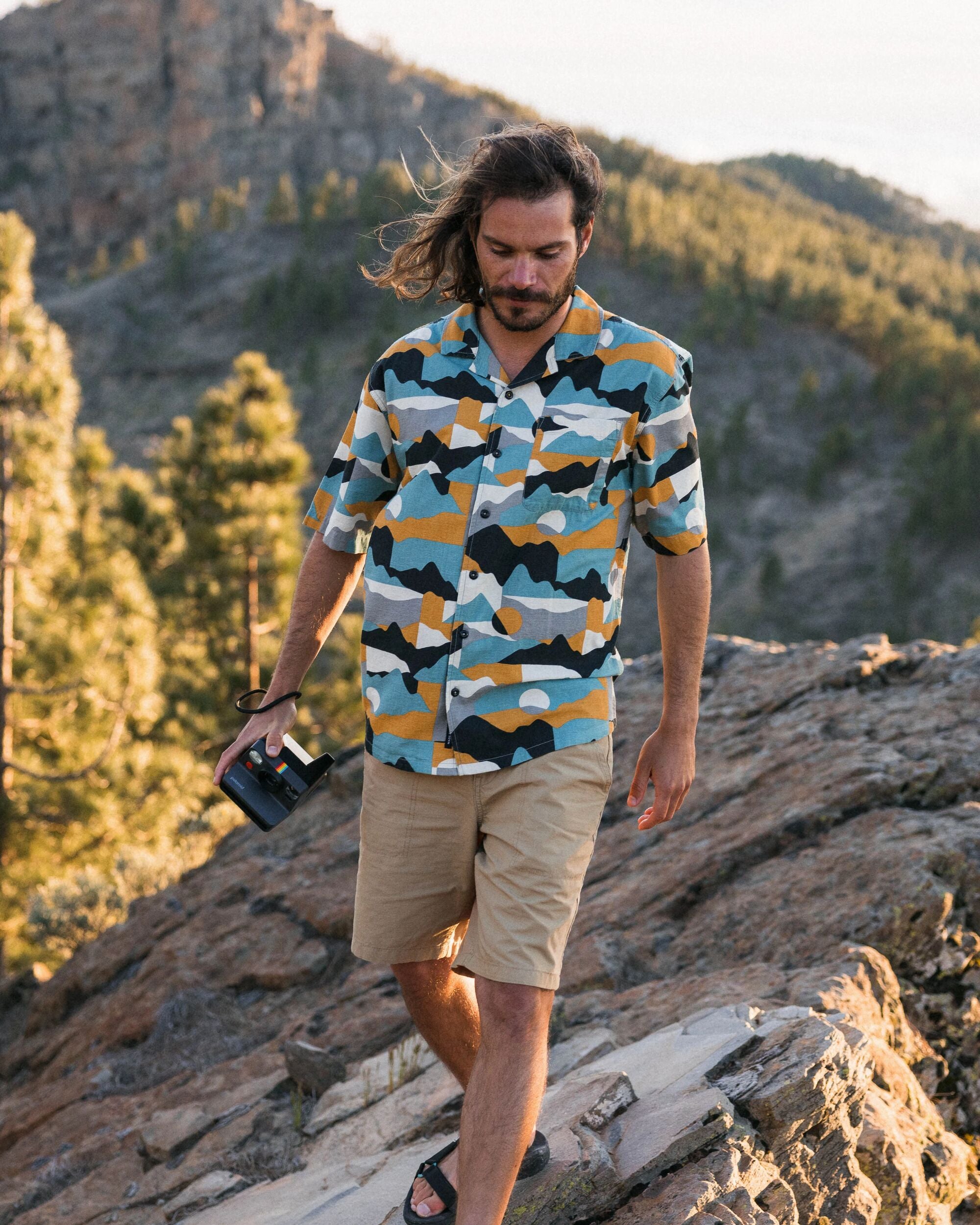 Cove Organic Textured Shirt - Vista Patchwork Arctic - Lifestyle