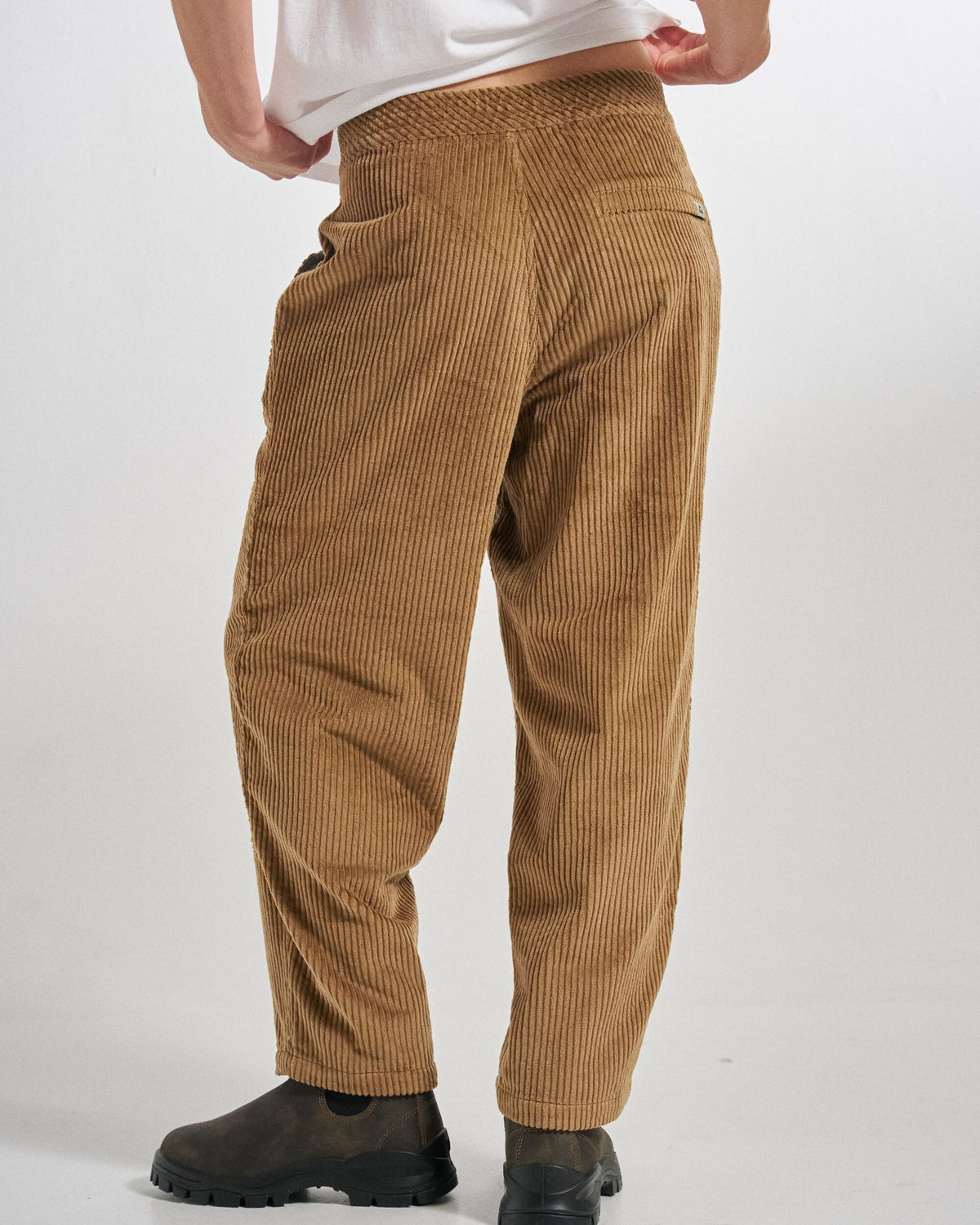 Bracken Lined Trouser - Caramel - Studio Model